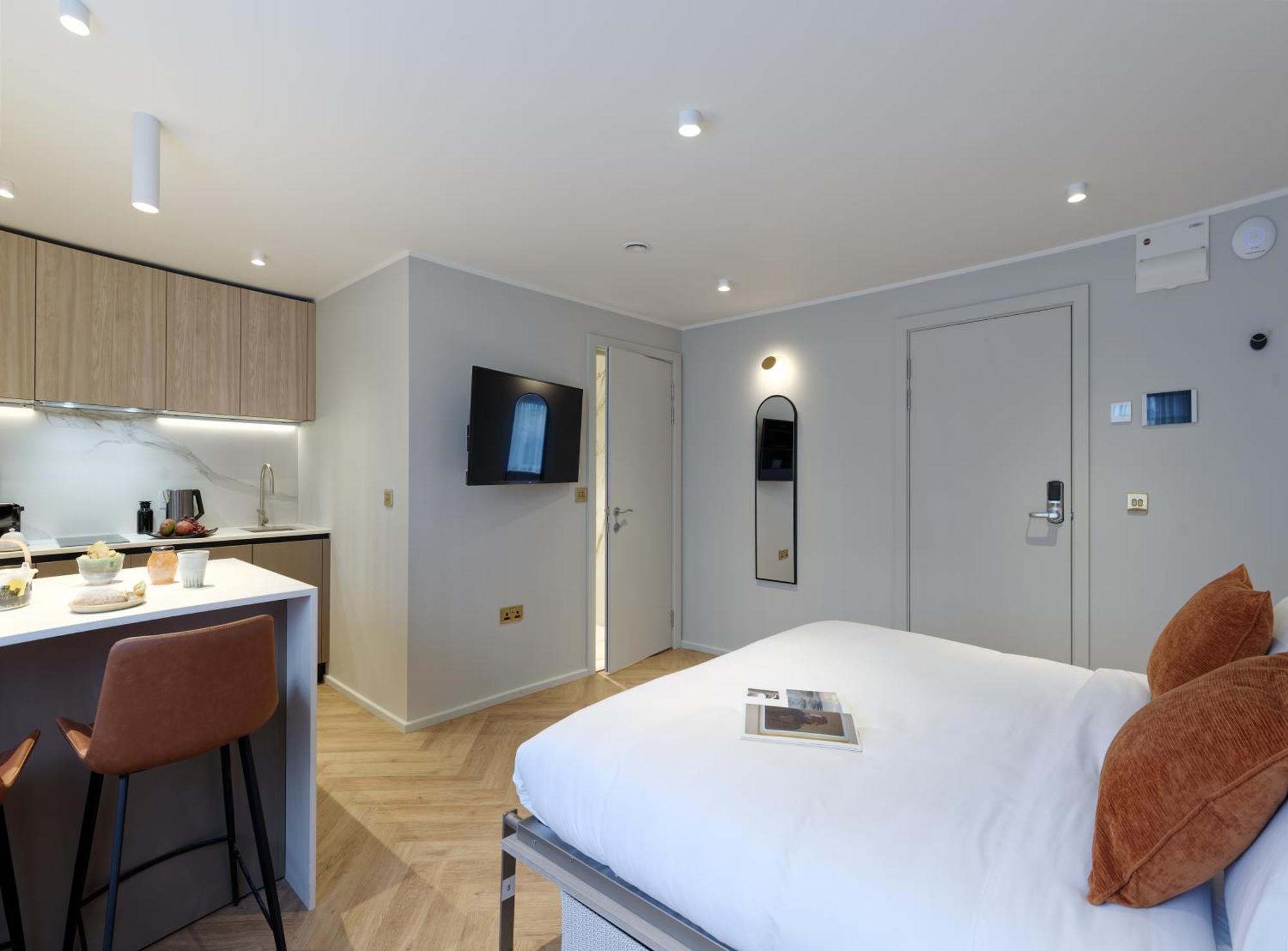 South Kensington By D'montrio