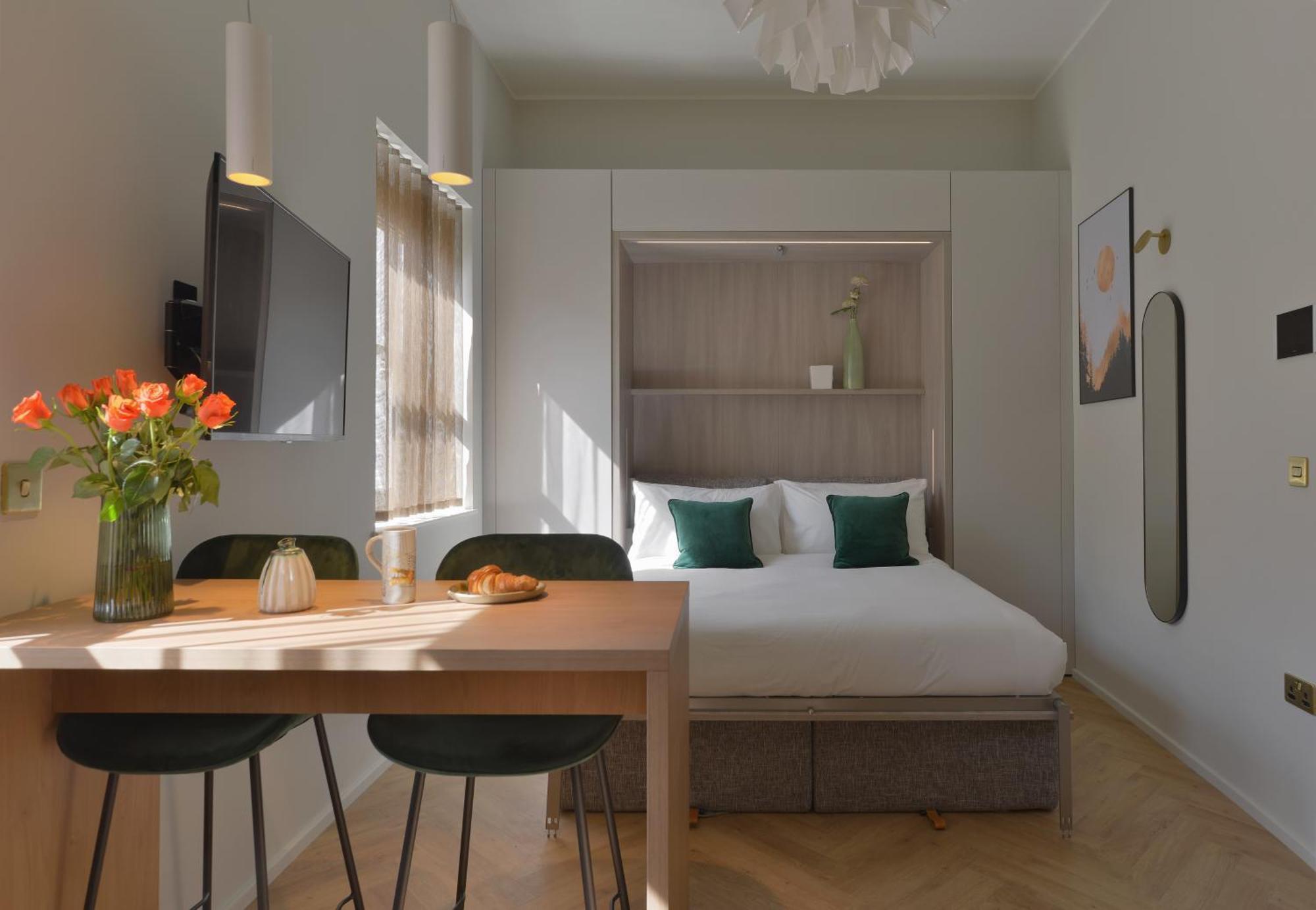 South Kensington By D'montrio