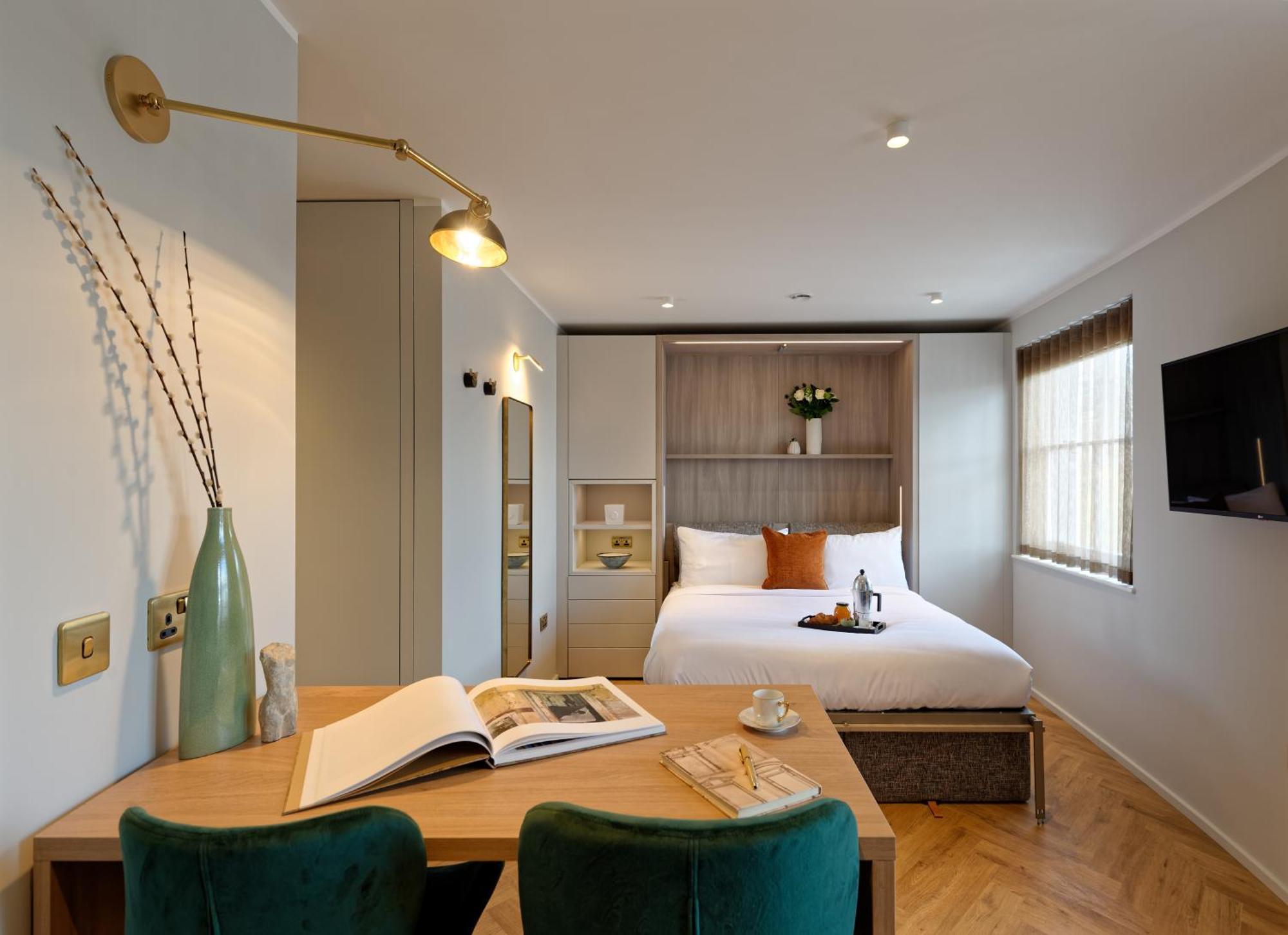 South Kensington By D'montrio * London